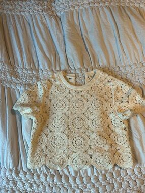 Abercrombie and Fitch cream crochet crop top size XS